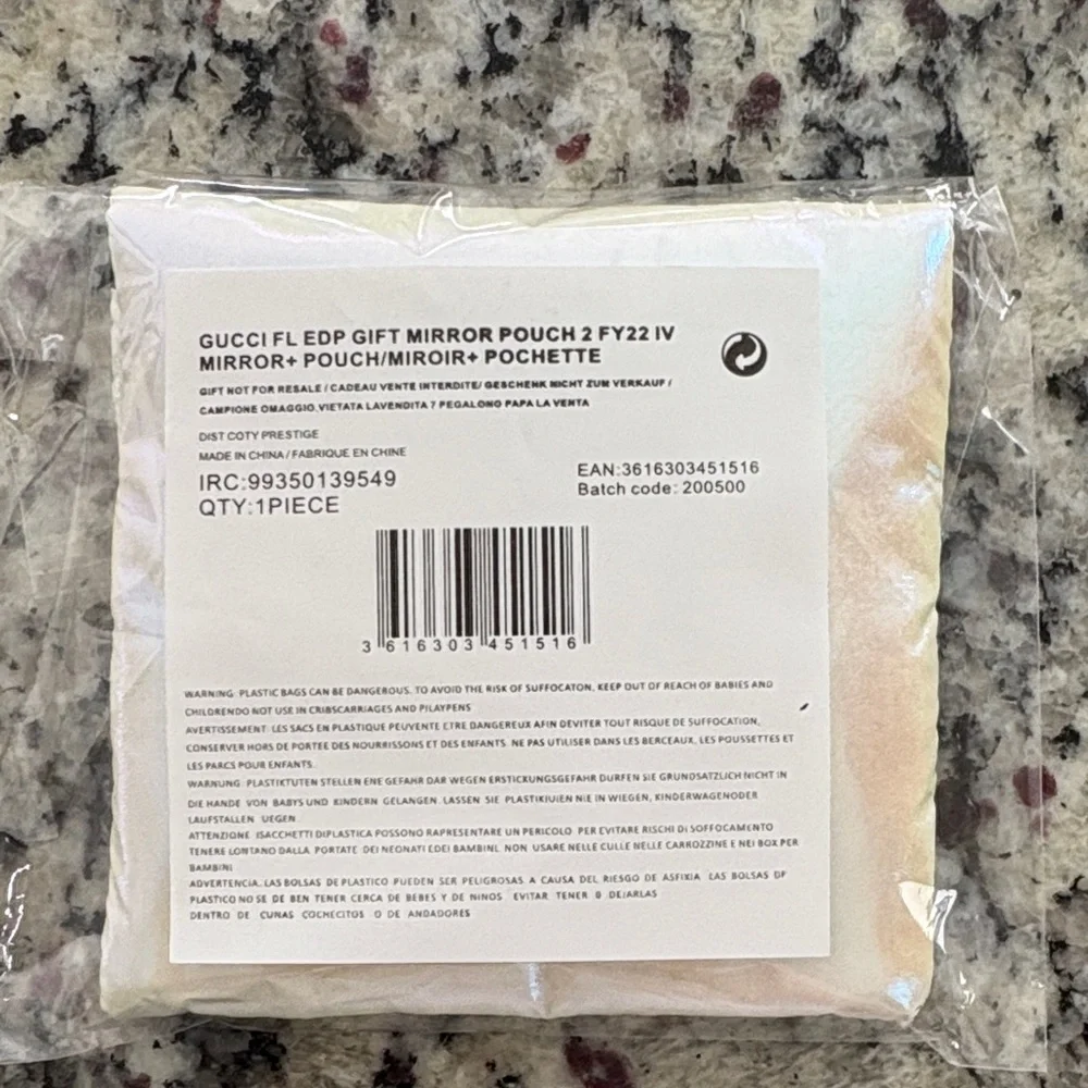 Gucci Beauty Pouch with Heart Mirror - White and Pink - Picture 7 of 8